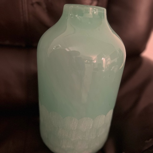 Large Honeycomb Vase - Picture 5 of 8